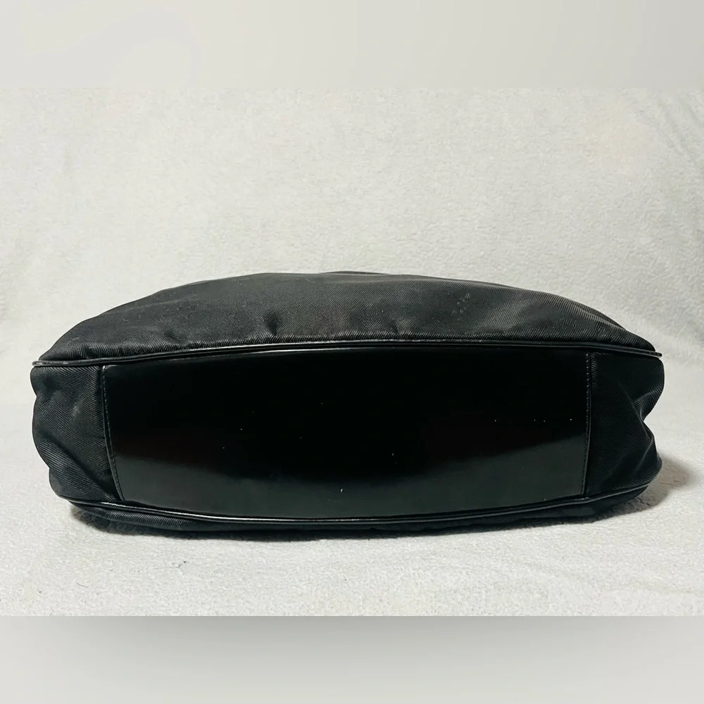 Gucci Bamboo Nylon/ Patented Leather Shoulder Bag - Picture 13 of 15